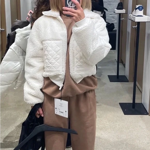 Alo Women's Cream Jacket - Picture 2 of 2